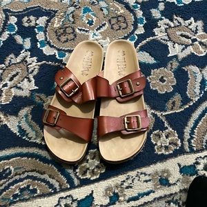 New leather sandal size 8